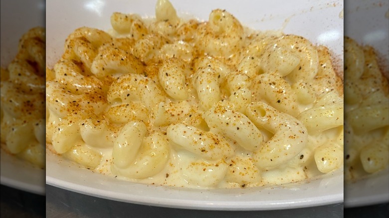 Plate of Macaroni and Cheese 