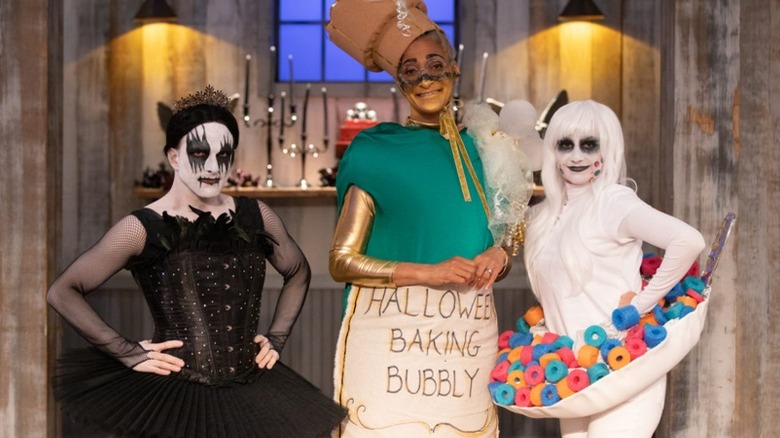 halloween baking championship judges