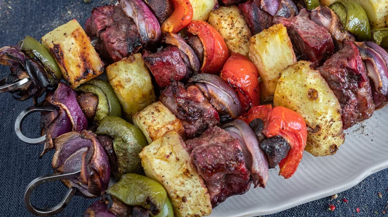 Skewers of vegetables and steak