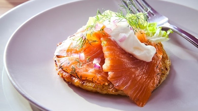 Smoked salmon on toast