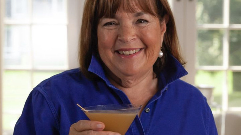 https://www.mashed.com/img/gallery/the-best-ina-garten-cocktails-ranked/intro-1668992180.jpg