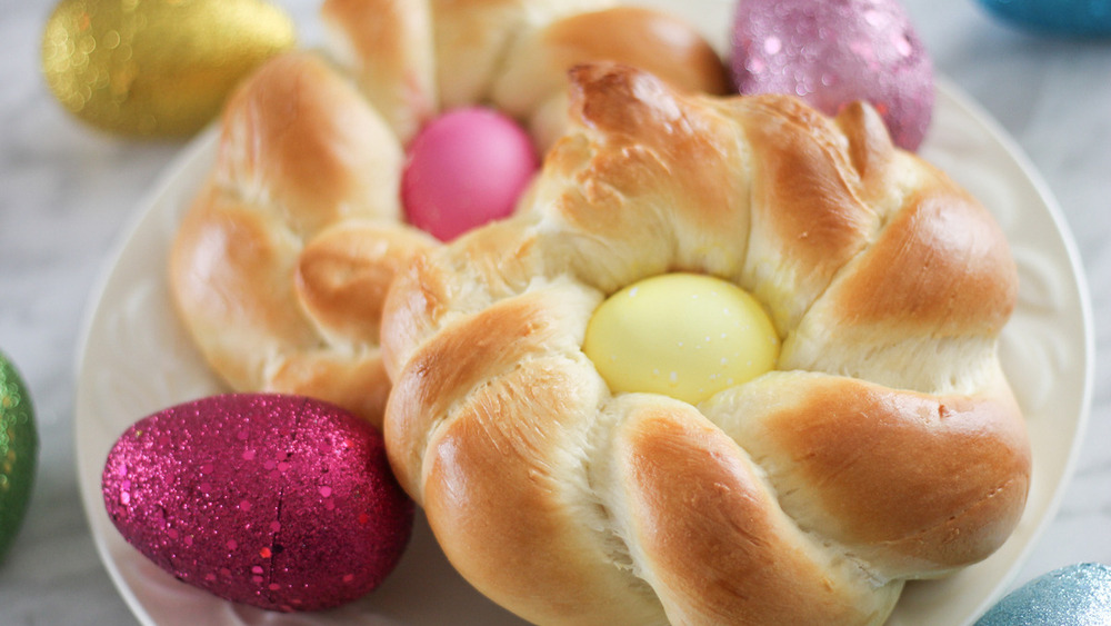 Italian Easter bread on plate 