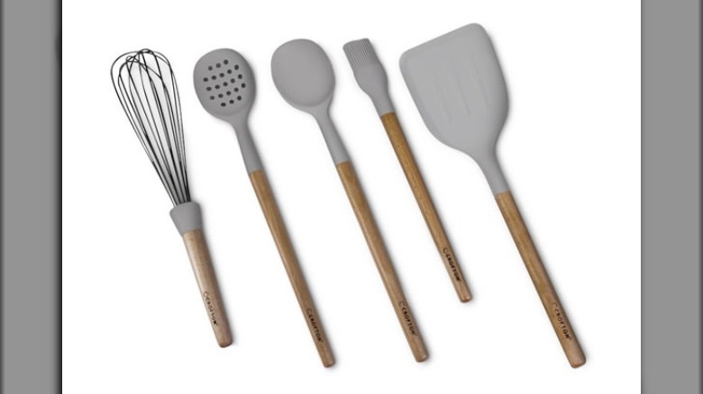 A selection of utensils 