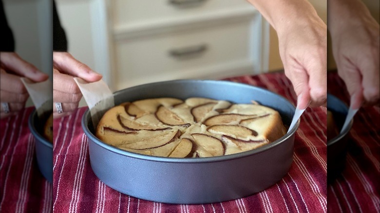 Cake on The Smart Baker paper