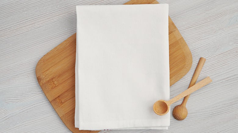 How to Choose the Best Kitchen Towels: A Comprehensive Guide -  TableLinensforLess