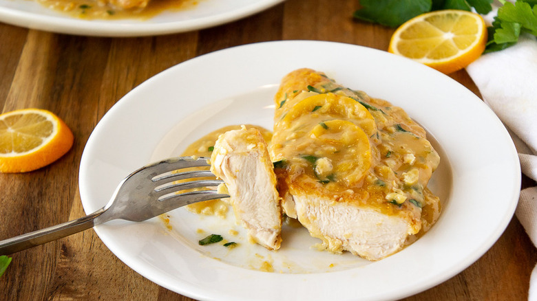 Chicken breast with thick lemon garlic sauce