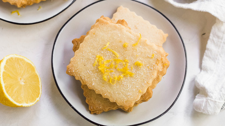 Square shortbread cookies with lemon zest