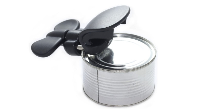 Bartelli ambidextrous can opener