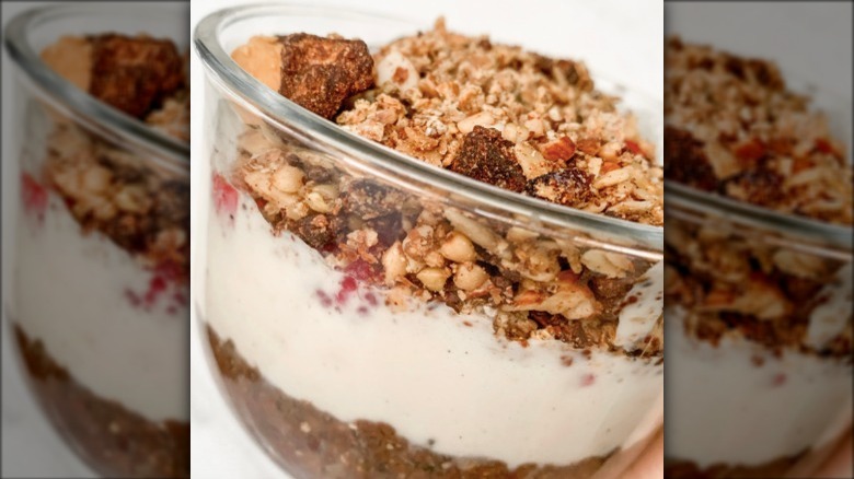 granola parfait