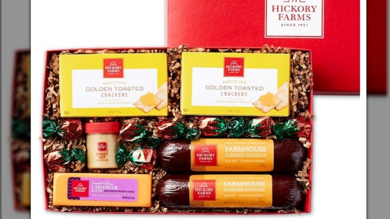 Hickory Farms farmhouse gift box items