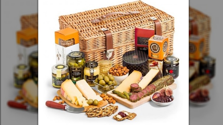 Gift Tree gourmet hamper items