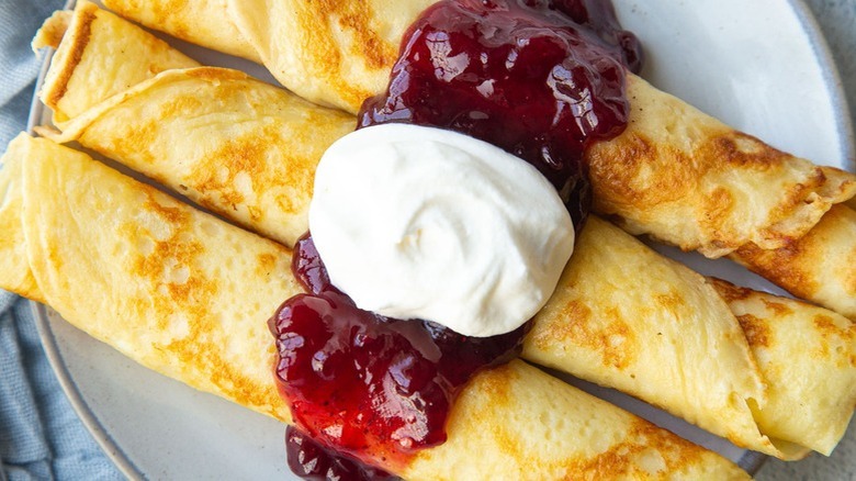 rolled pancakes with jam