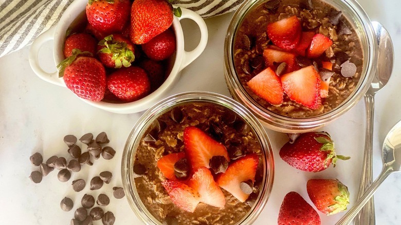 chocolate oatmeal with strawberries