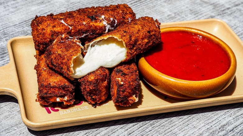 Roots Pizza mozzarella sticks