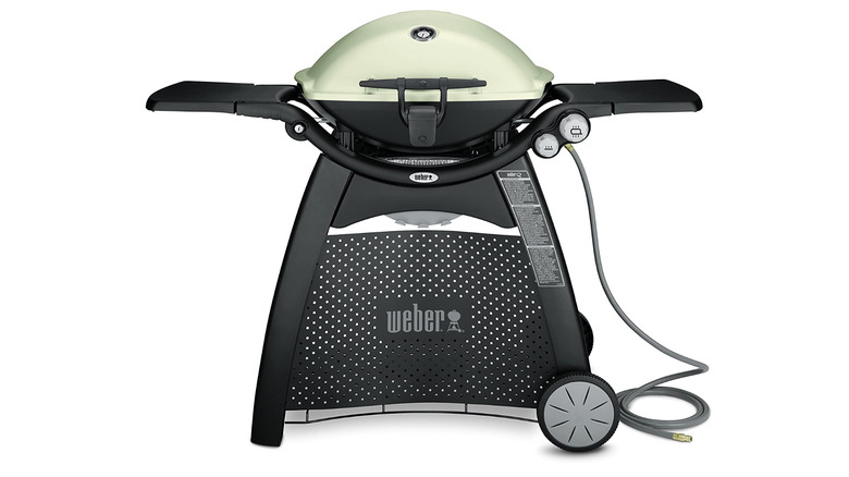 Weber Q-3200 natural gas grill 