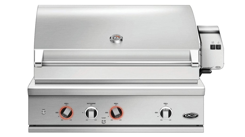 DCS Evolution built-in gas grill 