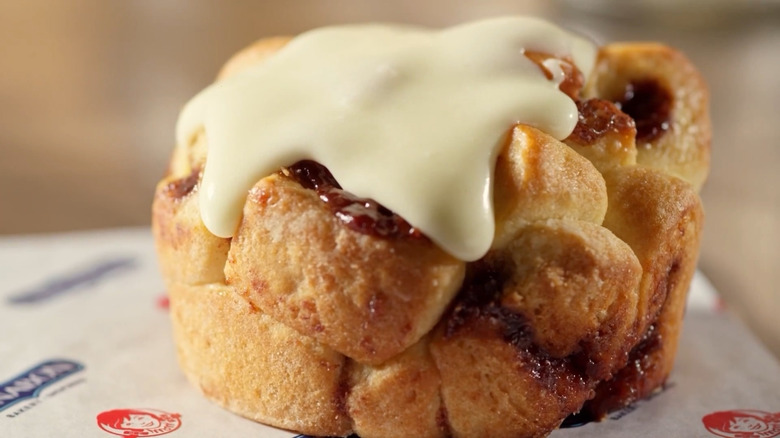 Wendy's Cinnabon Pull-Apart bun