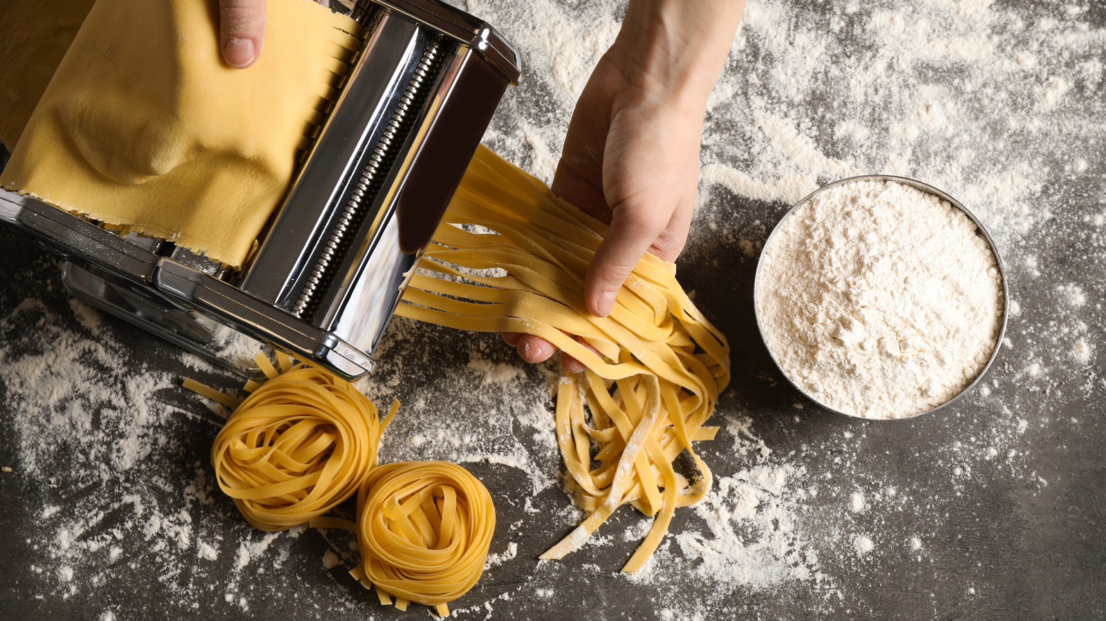 https://www.mashed.com/img/gallery/the-best-pasta-makers-of-2022/l-intro-1663692330.jpg