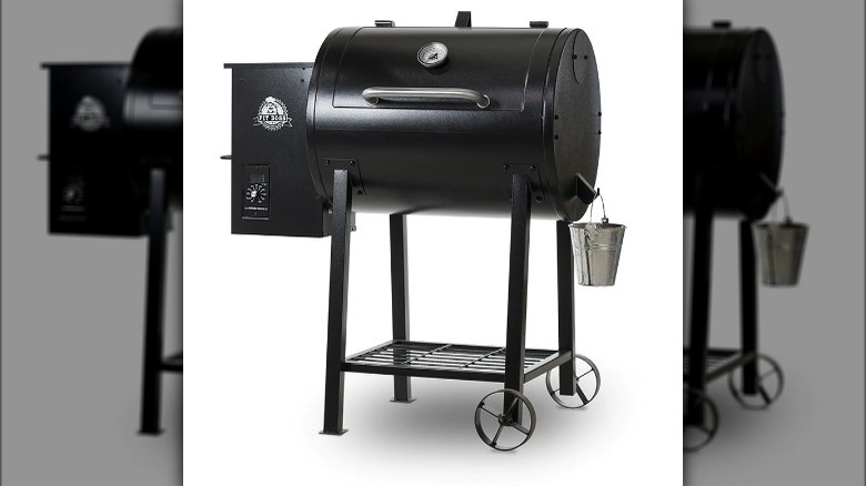 Pit Boss 700FB pellet grill