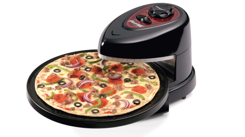 Presto Pizzazz rotating pizza oven