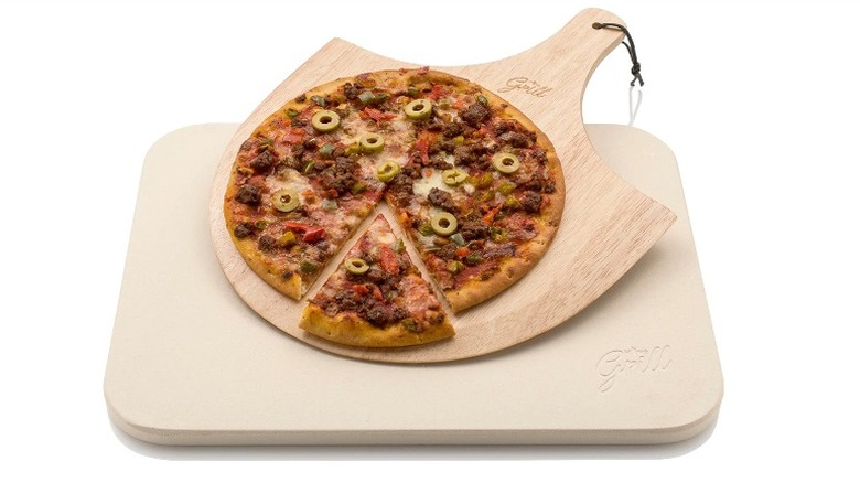 Hans Grill pizza stone and paddle