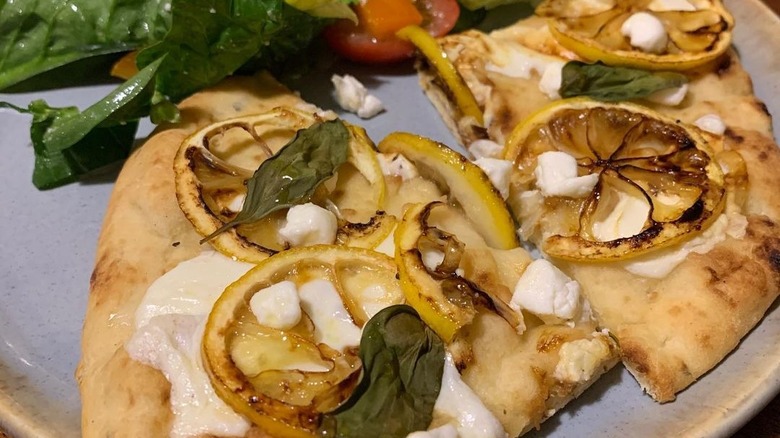 Grilled lemon pizza