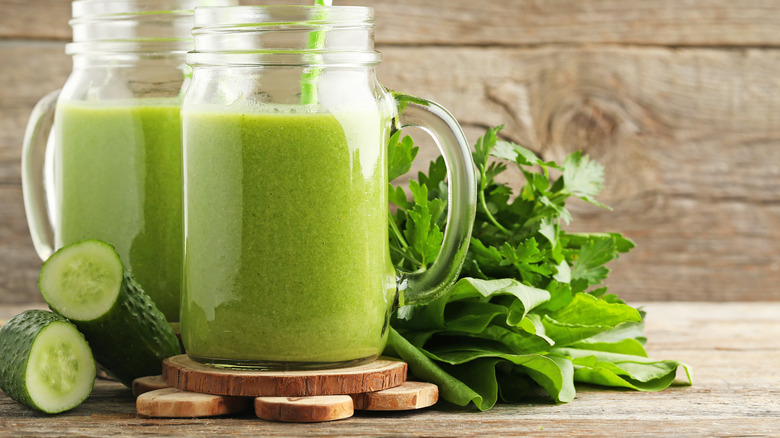 juiced parsley nutritional herb