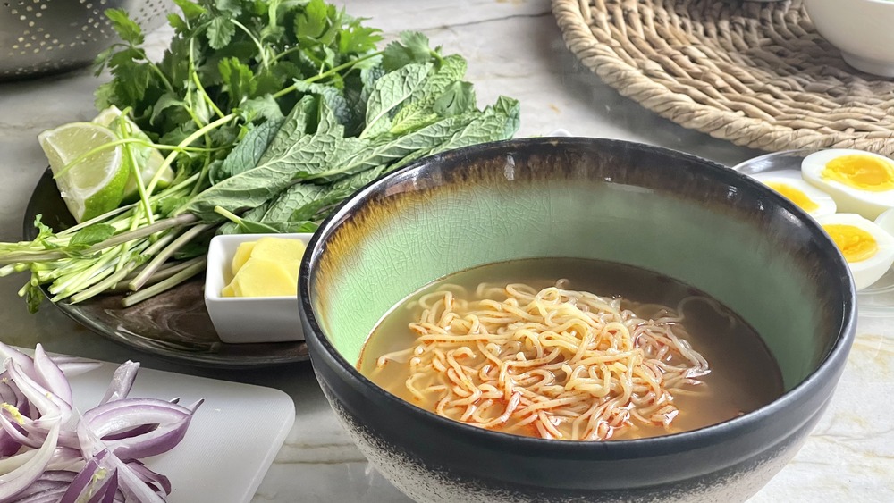 ramen noodles in bowl