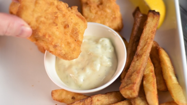 Fried fish and fries with tartar sauce