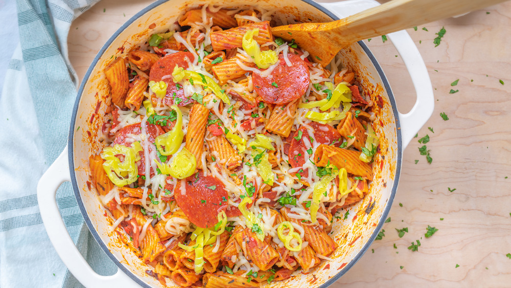 One-pot pizza rigatoni