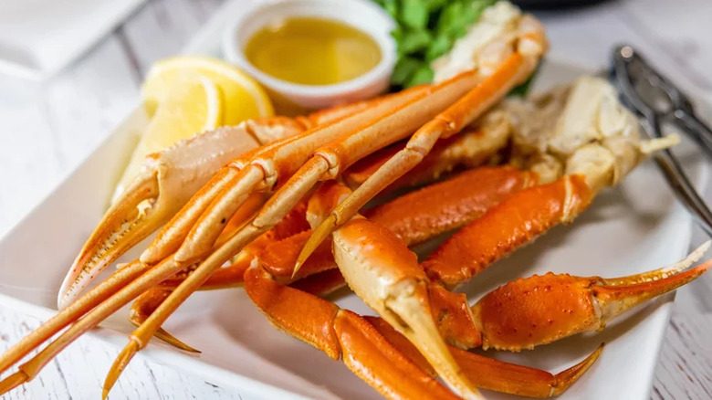 Crab legs with lemon and butter