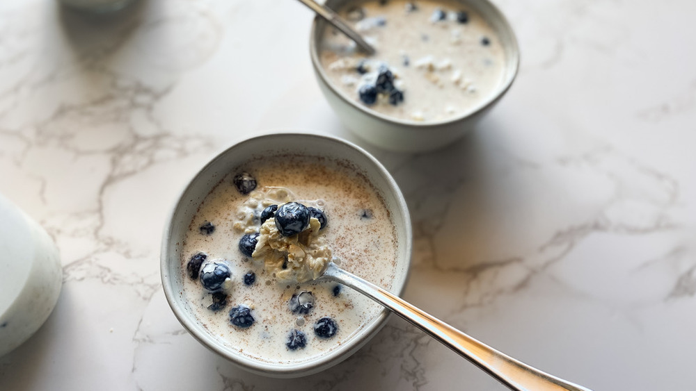 bowls of overnight oats