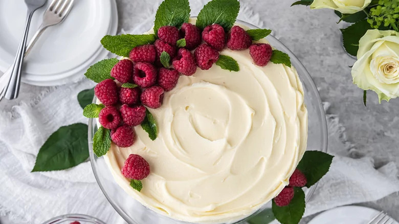 white chocolate cake with berries