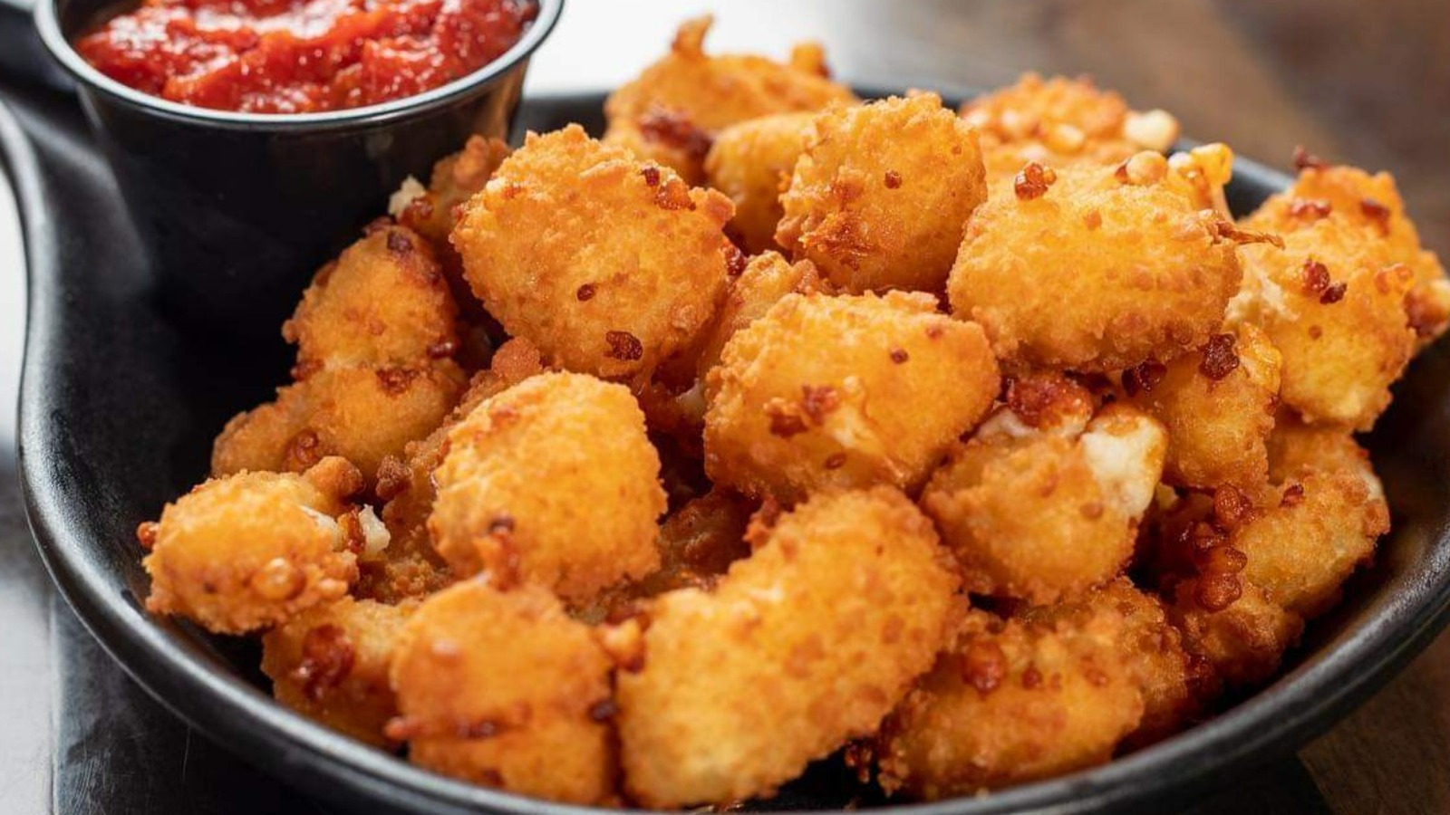 The Best Restaurant Cheese Curds Have Been Revealed In A New Survey