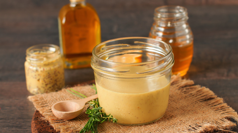 honey mustard sauce in jar