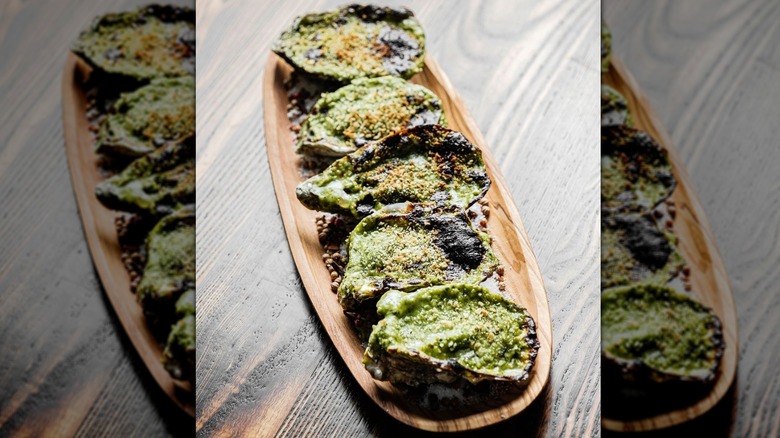 Oysters on wooden platter