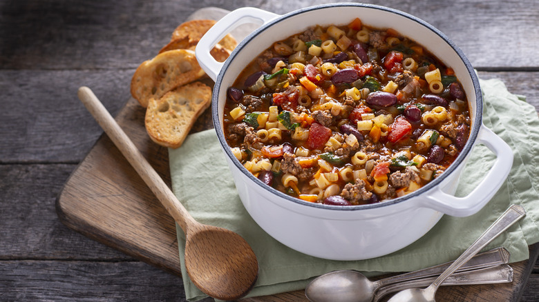 pot of minestrone soup