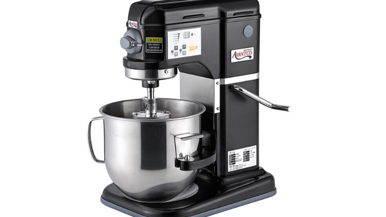 Avantco MIX8BK stand mixer 