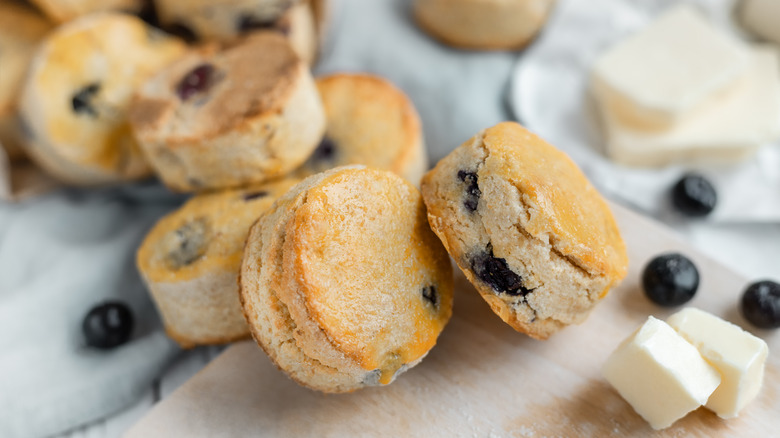 Keto biscuits with blueberries 