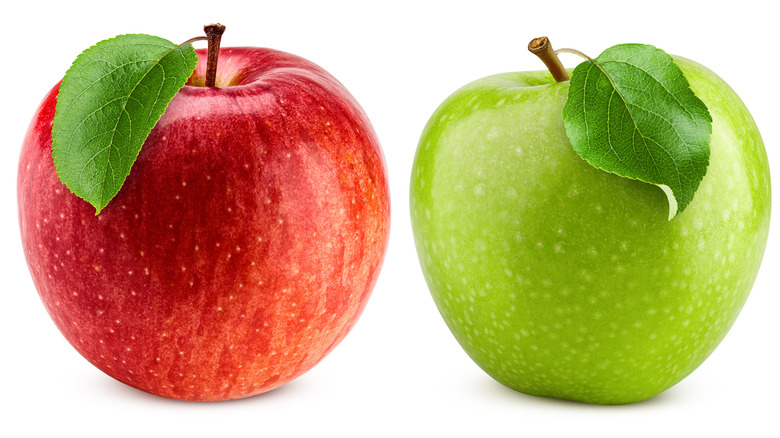 One red and one green apple