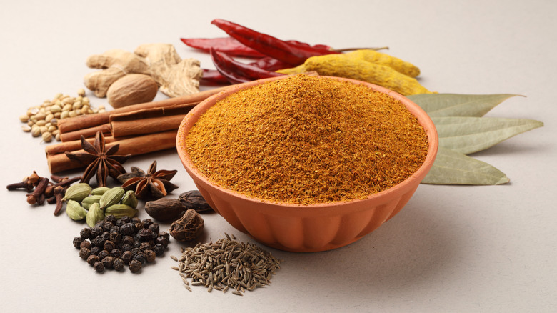 Curry powder and fresh ingredients