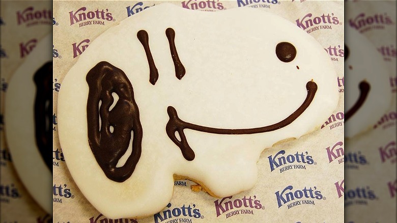 Knott's Berry Farm Snoopy cookie