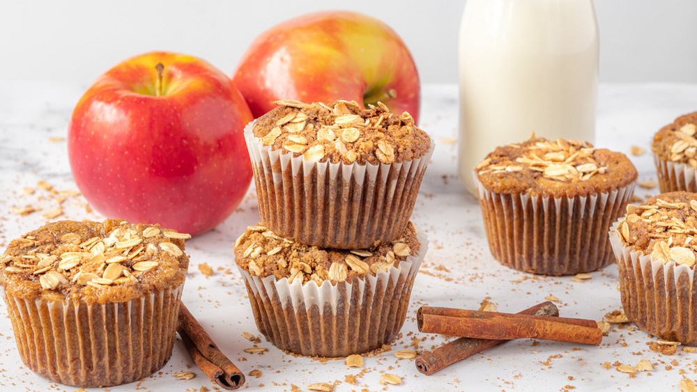  Apple cinnamon muffins