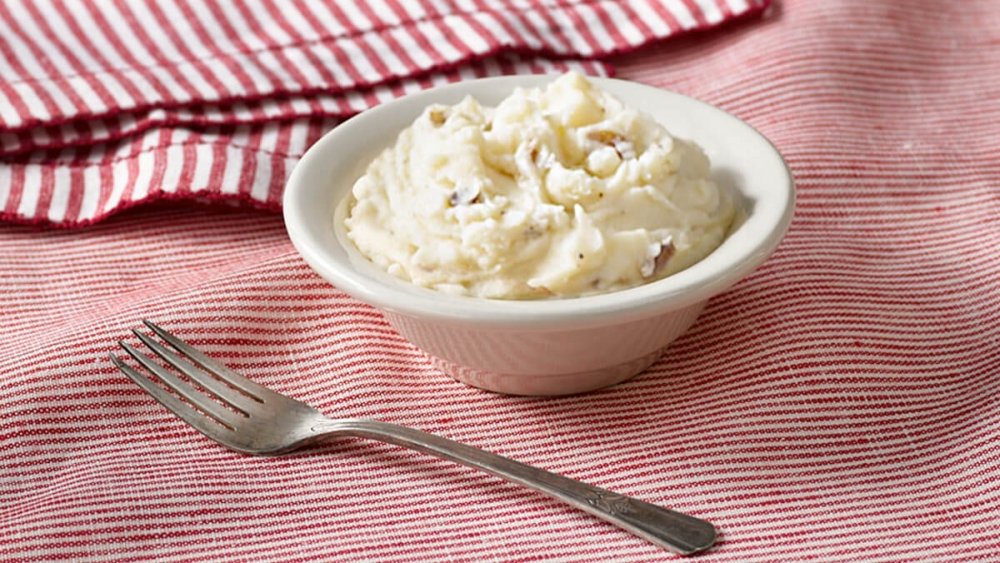 Cracker Barrel mashed potatoes with sawmill gravy