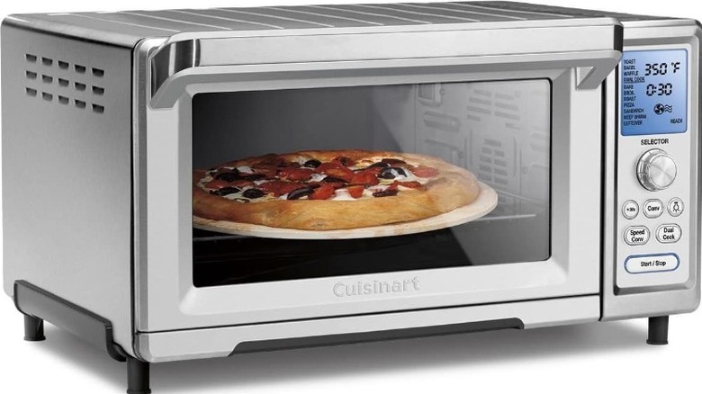 Cuisinart toaster oven with pizza