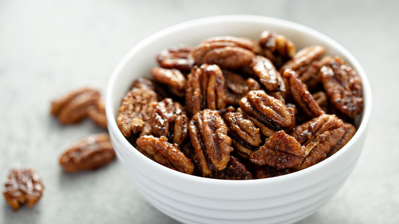 Bowl of caramelized pecans