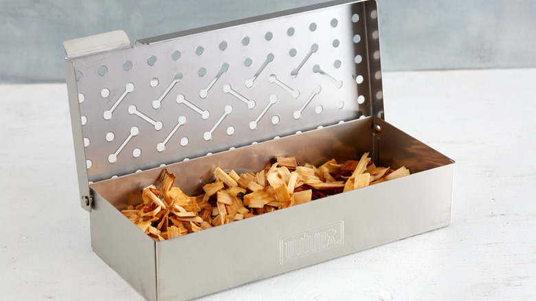 wood chips in smoker box