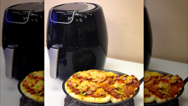 air fryer with pizza