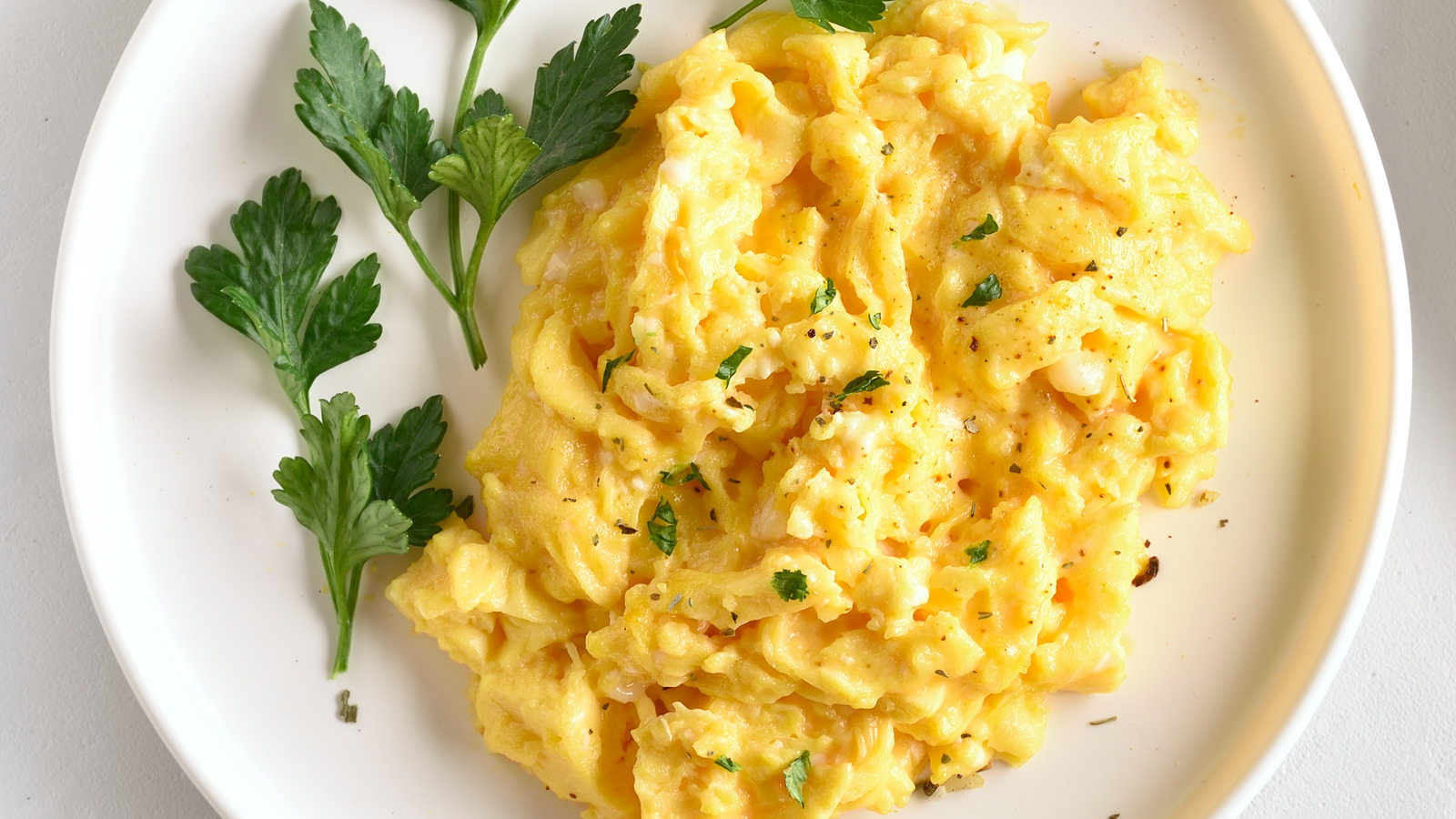 The Best Way To Use Leftover Scrambled Eggs, According To J. Kenji