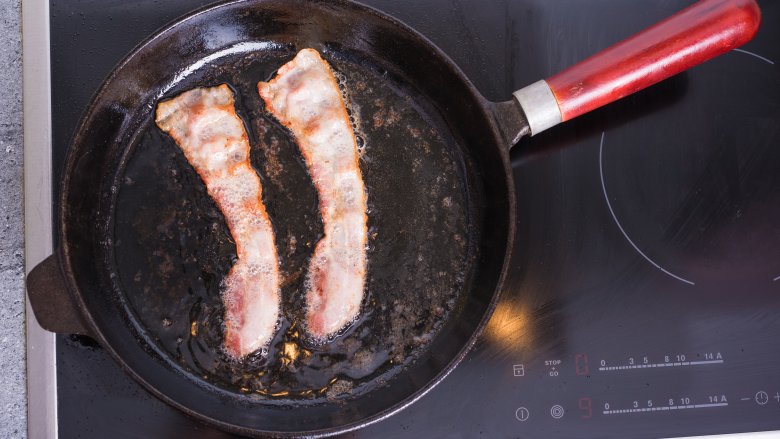https://www.mashed.com/img/gallery/the-best-ways-to-cook-bacon/fry-it-on-the-stovetop-1543506442.jpg